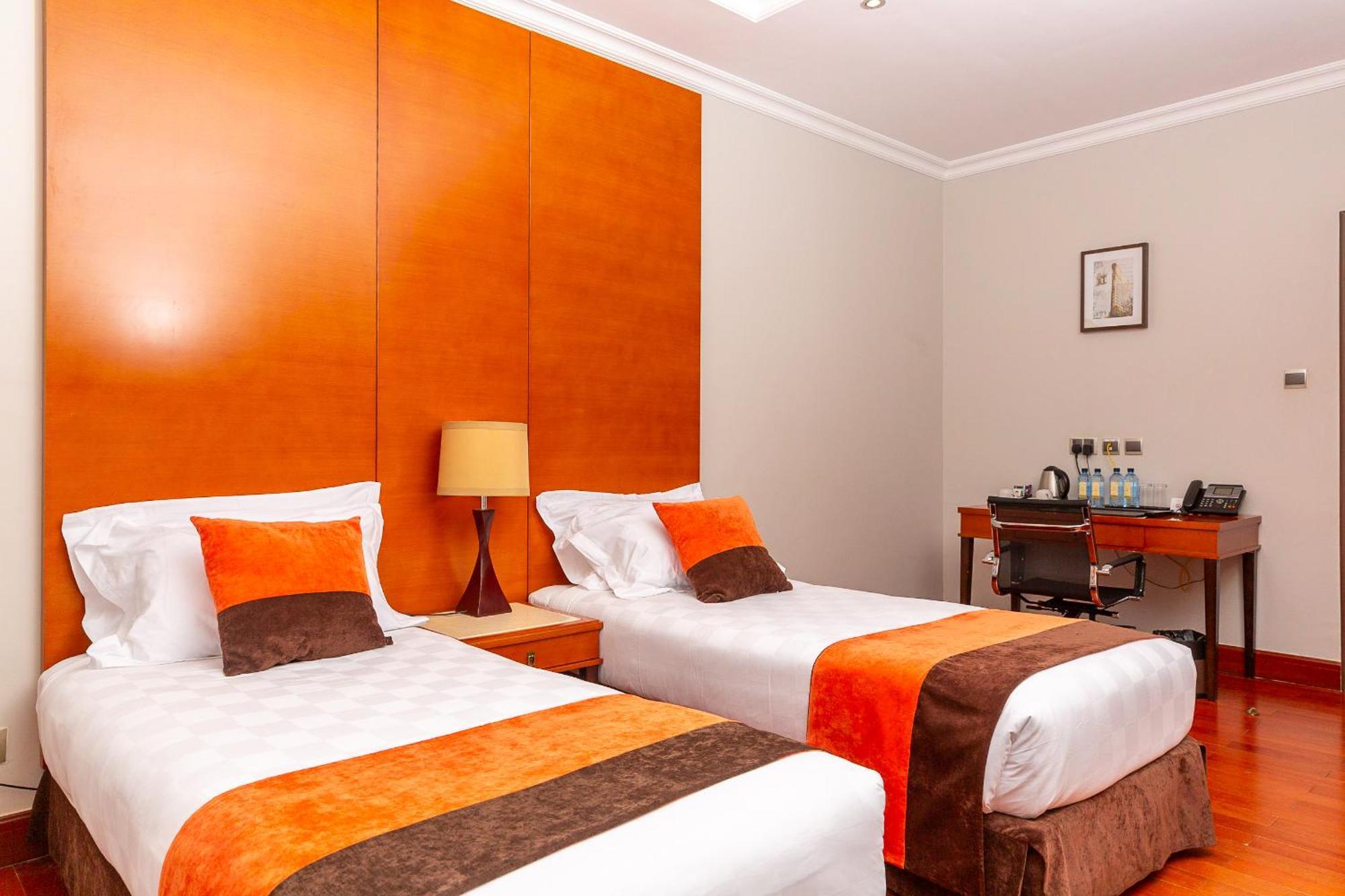 Alba Hotel Meru Екстер'єр фото