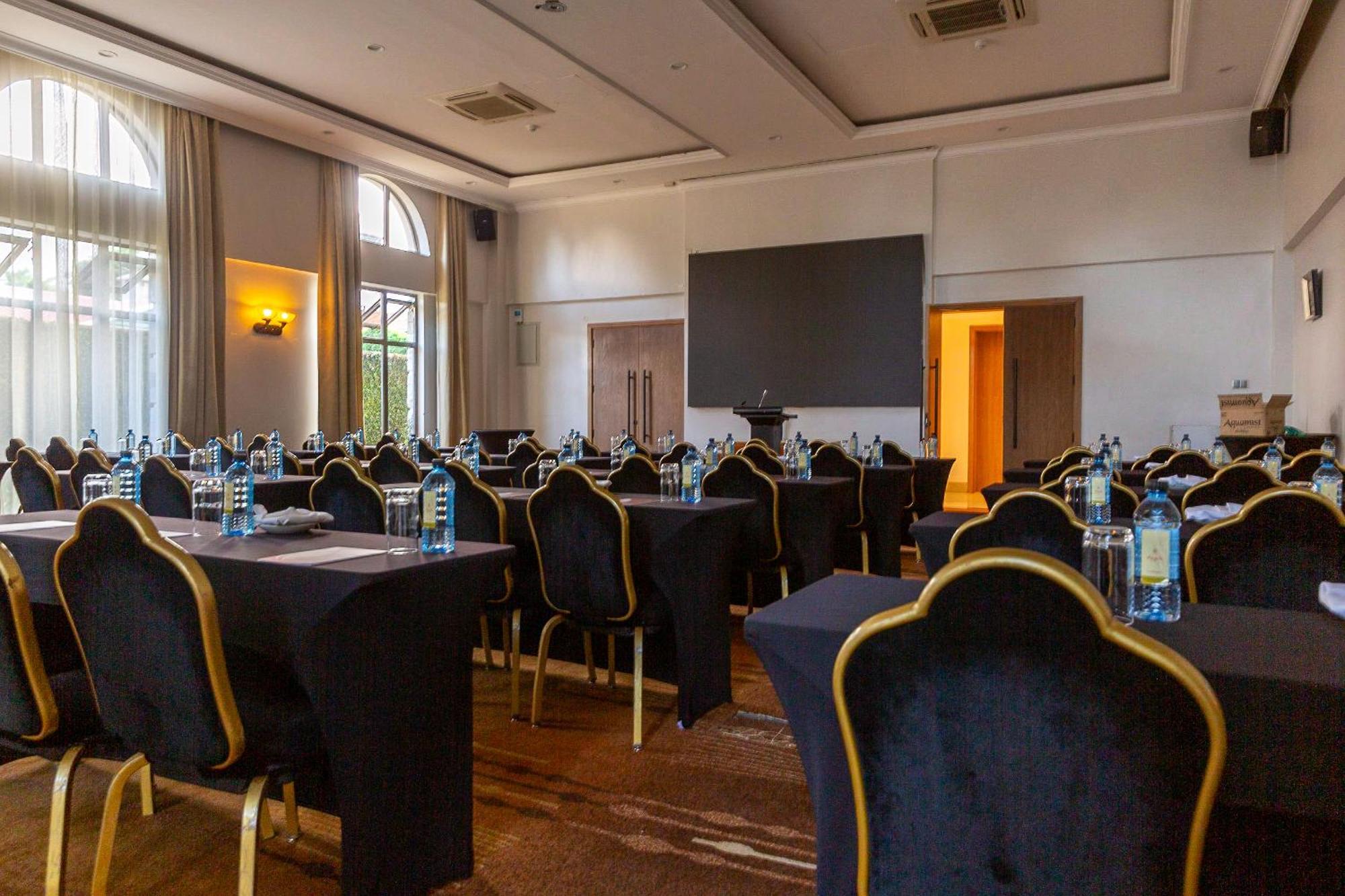 Alba Hotel Meru Екстер'єр фото