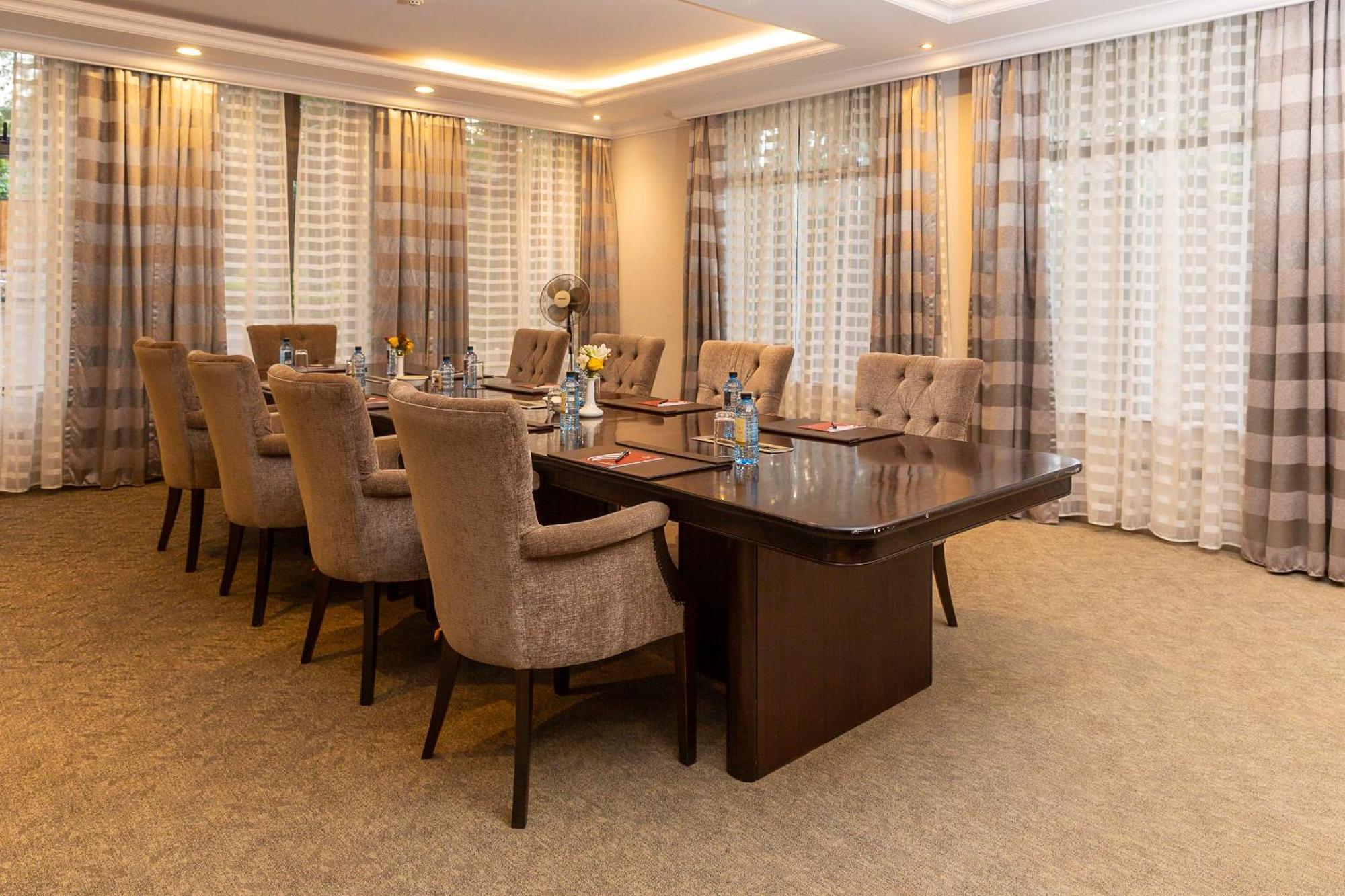 Alba Hotel Meru Екстер'єр фото