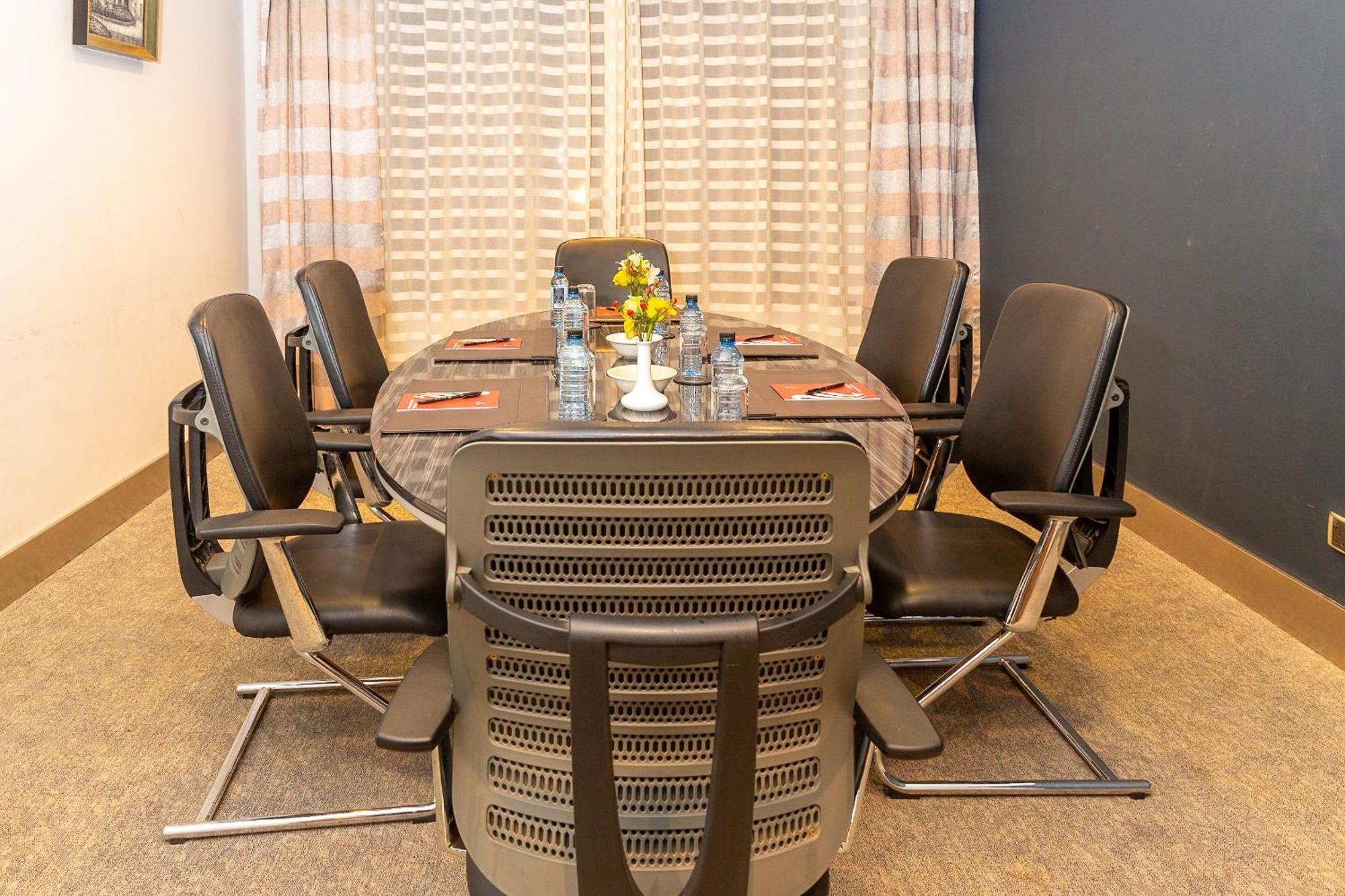 Alba Hotel Meru Екстер'єр фото