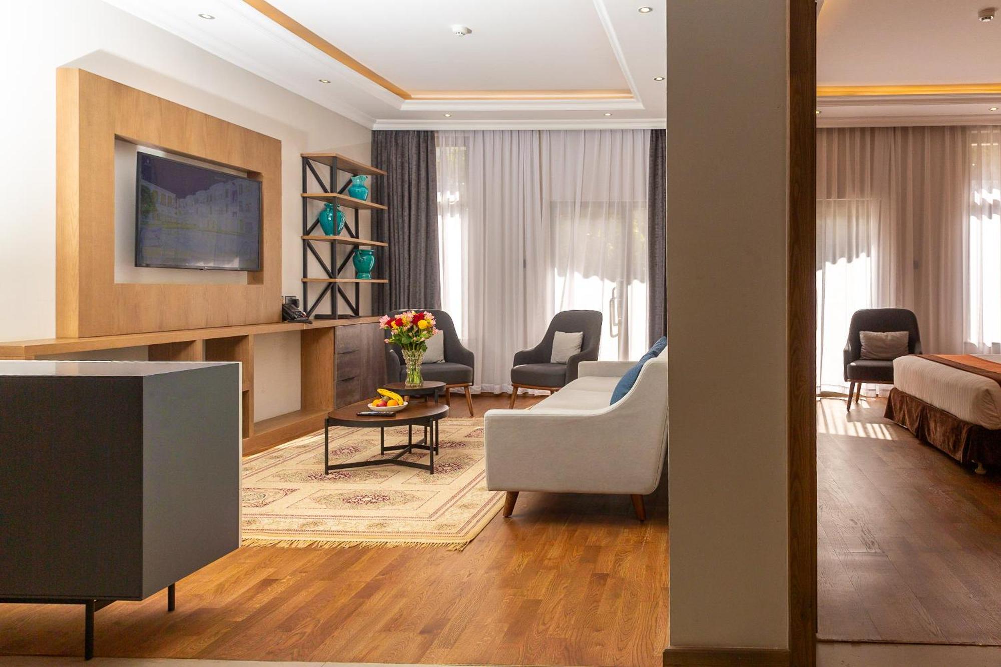 Alba Hotel Meru Екстер'єр фото