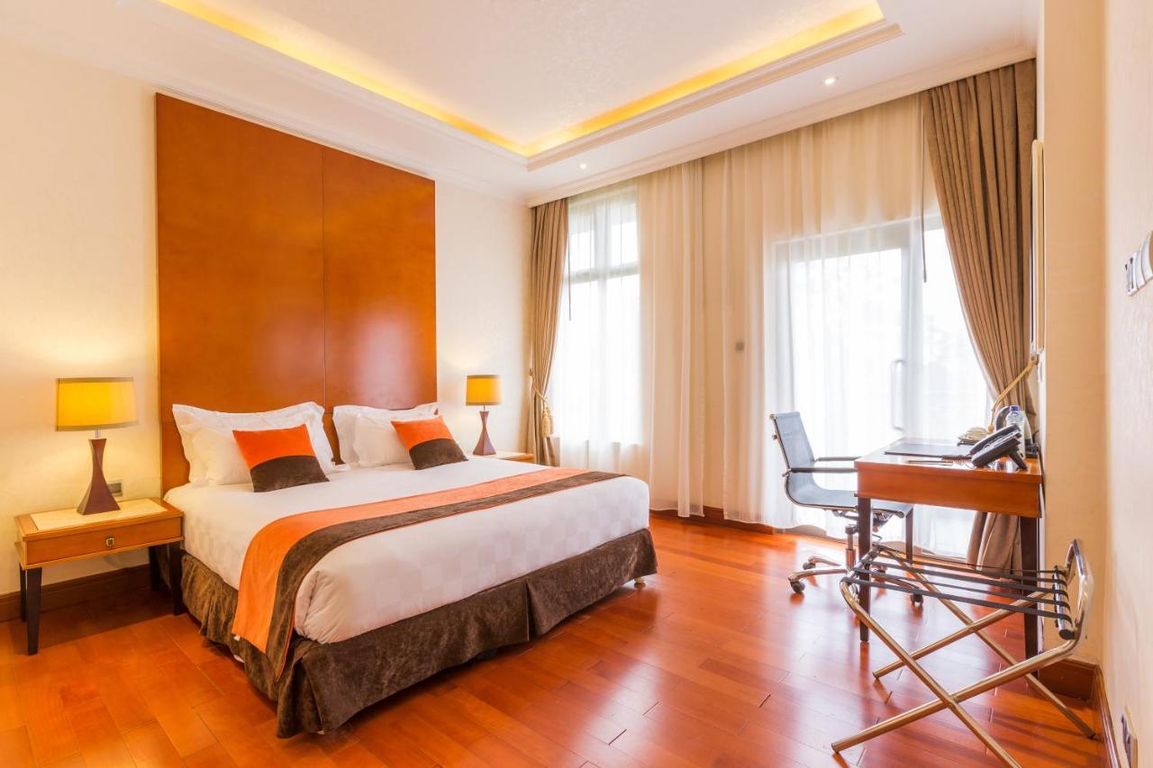Alba Hotel Meru Екстер'єр фото